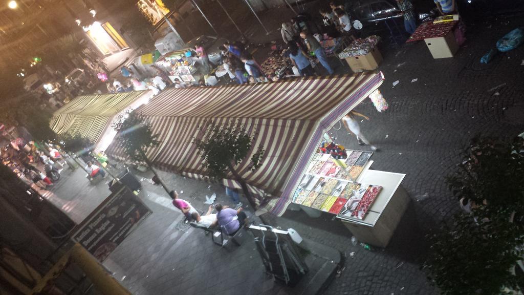 ナポリ Duomo 89 Bed & Breakfast エクステリア 写真