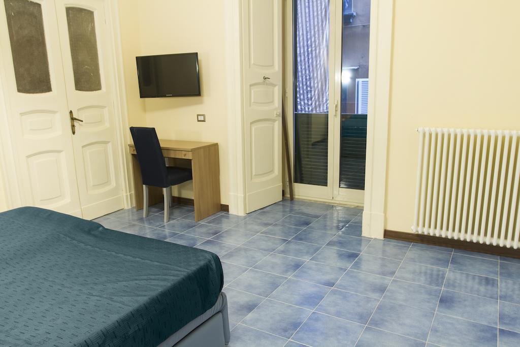 ナポリ Duomo 89 Bed & Breakfast 部屋 写真