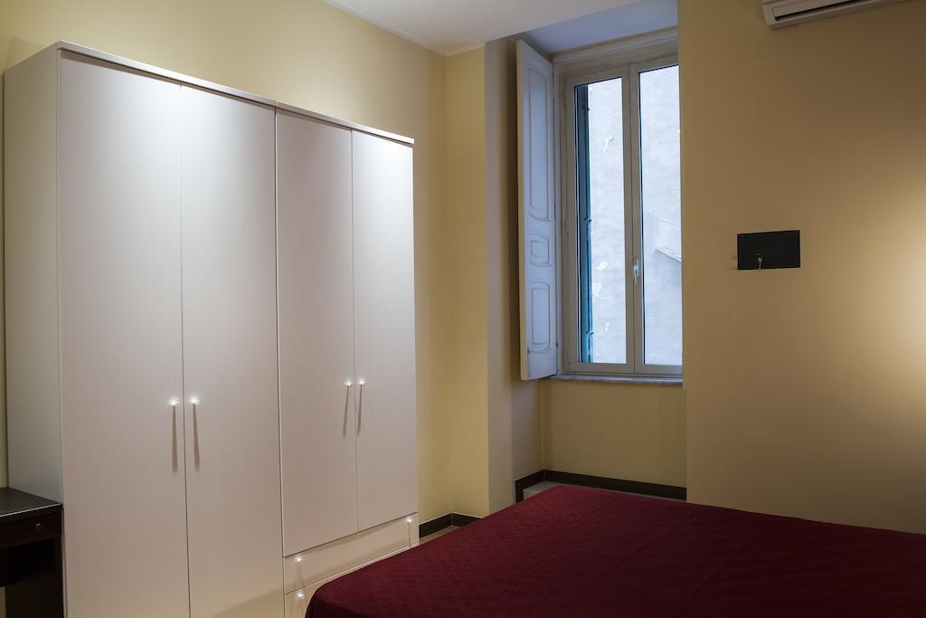 ナポリ Duomo 89 Bed & Breakfast 部屋 写真